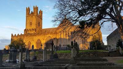 Cathedral na Maighdine Muire (St. Mary's Cathedral)