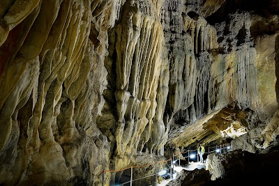 Las Grutas de Tzabnah (Las Grutas de Tzabnah)