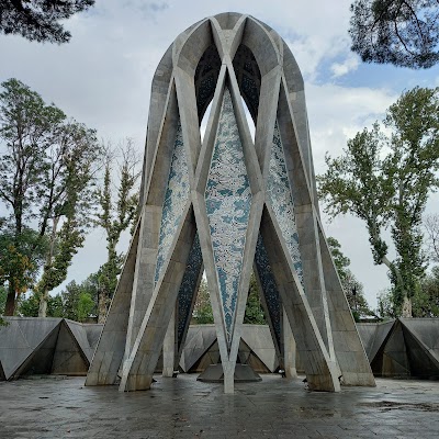 آرامگاه عمر خیام (Tomb of Omar Khayyam)