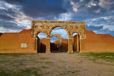 قصر المشتى (Qasr Al-Mushatta)