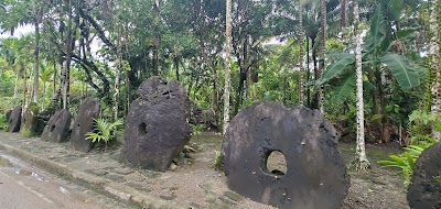 Yapese Stone Money Quarry (Yapese Stone Money Quarry)