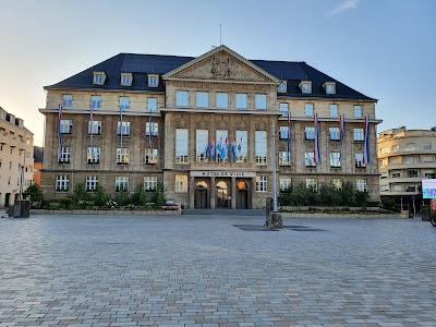 Place de l'Hôtel de Ville (Place de l'Hôtel de Ville)