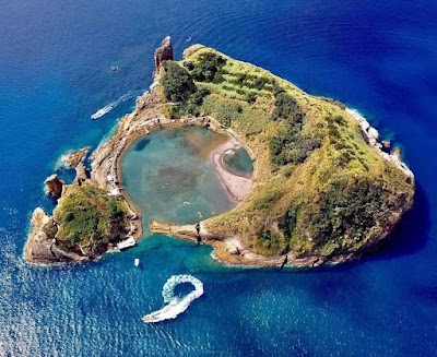 Ilhéu de Vila Franca do Campo (Vila Franca do Campo Islet)