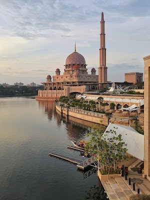 Lake Putrajaya (Putrajaya Lake)