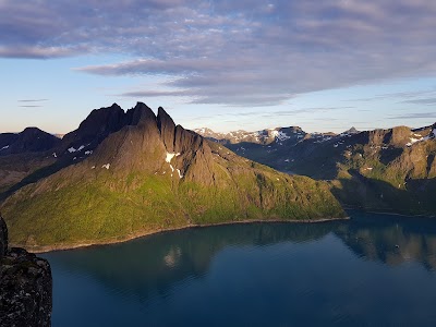 ja</place_en_name>Senja (Senja)