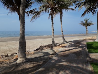 شاطئ القرم (Qurum Beach)