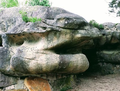 La Roche Qui Pleure (La Roche Qui Pleure)