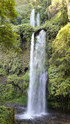 Air Terjun Sendang Gile (Sendang Gile Waterfall)