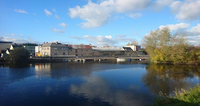 row River</place_en_name>Abhainn na Bairr (Barrow River)