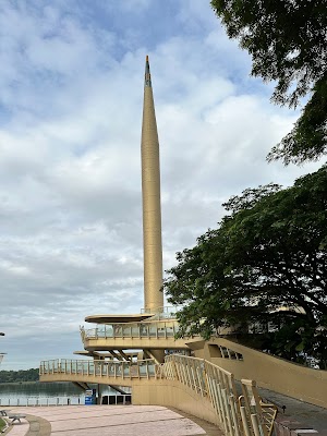 Monumen Millennium (Millennium Monument)