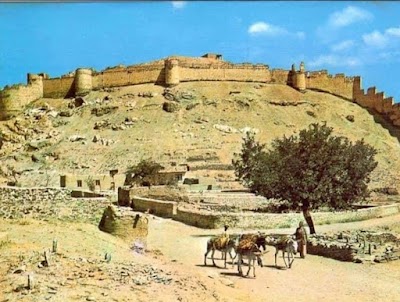 قلعه بالا حصار (Bala Hissar)