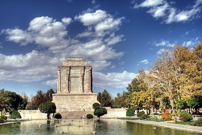 آرامگاه فردوسی (Tomb of Ferdowsi)