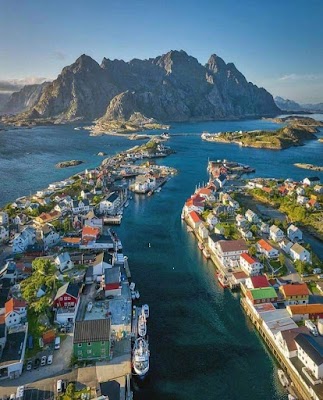 Henningsvær (Henningsvær)