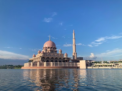 Masjid Putra (Putra Mosque)