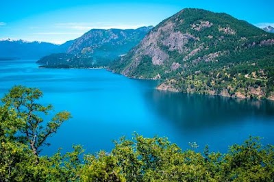 Lago Lácar (Lake Lácar)