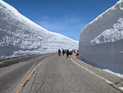 立山黒部アルペンルート (Tateyama Kurobe Alpine Route)