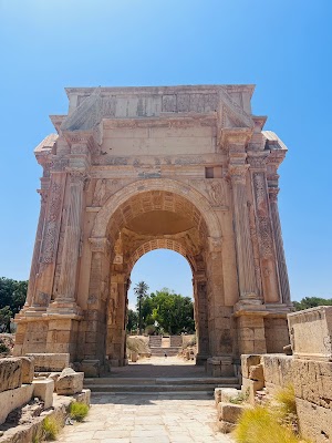 قوس سبتيموس سيفيروس (Arch of Septimius Severus)