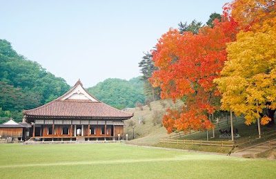 静谷学校 (Shizutani School)