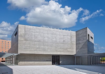 秋田県立美術館 (Akita Museum of Art)