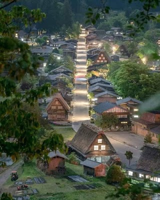 白川郷 (Shirakawa-go)