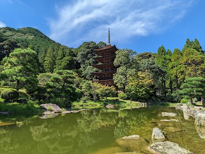 瑠璃光寺 (Rurikō-ji Temple)