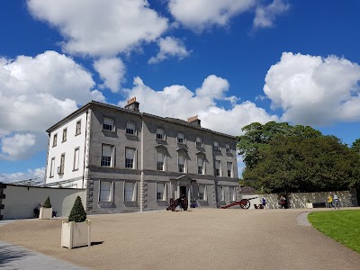 Ionad Cuairteora Chath na Bóinne (Battle of the Boyne Visitor Centre)