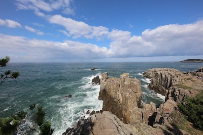 東尋坊 (Tojinbo Cliffs)