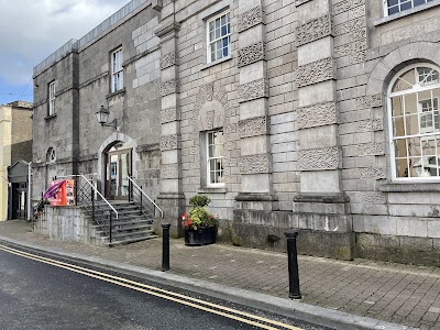 Ionad Ealaíne Dunamaise (Dunamaise Arts Centre)