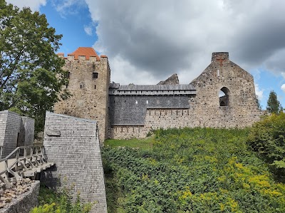 Siguldas viduslaiku pils (Sigulda Medieval Castle)