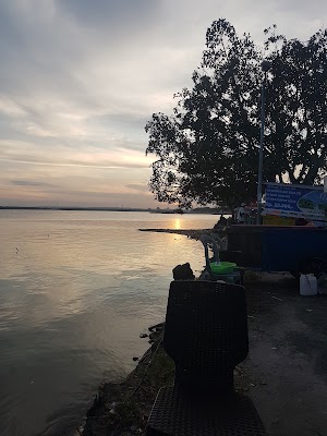 Pantai Kendari (Kendari Beach)