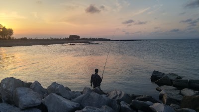 ساحل امیرآباد (Amir Abad Beach)