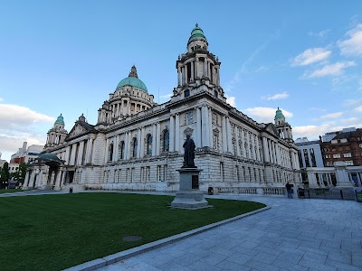 Hall na Cathrach Baile Átha Cliath (Belfast City Hall)