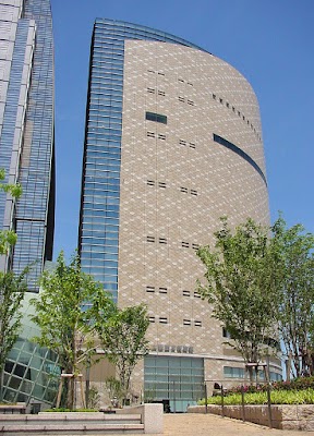 大阪歴史博物館 (Osaka Museum of History)