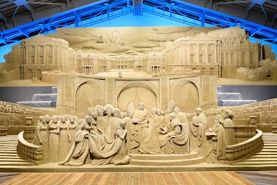 鳥取砂丘砂の美術館 (Tottori Sand Museum)