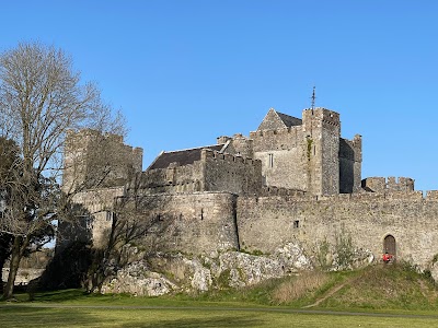 Caisleán an Chaisil (Cahir Castle)