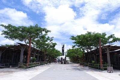 Monumen Equator (Equatorial Monument)