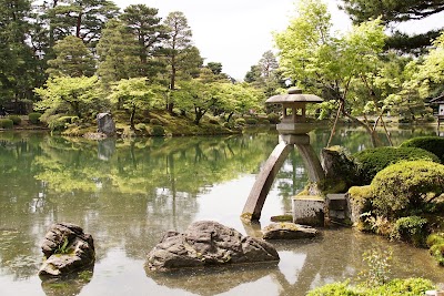 兼六園 (Kenrokuen Garden)