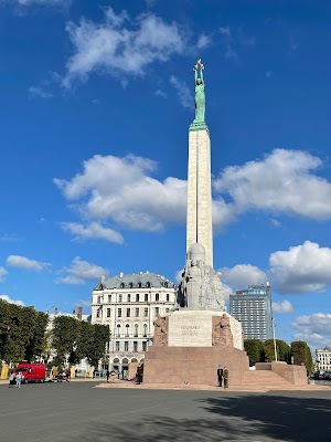 Ogres Brīvības piemineklis (Ogre's Monument of Freedom)