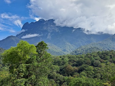 Gunung Kinabalu (Mount Kinabalu)