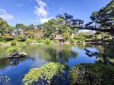 縮景園 (Shukkeien Garden)