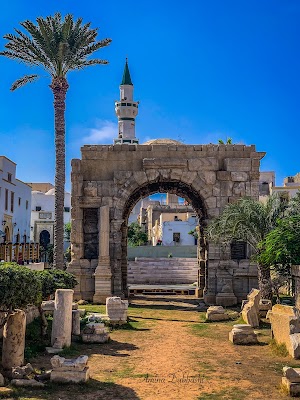 قوس ماركوس أوريليوس (The Arch of Marcus Aurelius)