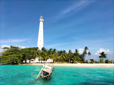 Mercusuar Pulau Lengkuas (Lengkuas Island Lighthouse)