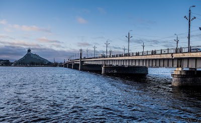 Akmens tilts (Stone Bridge)