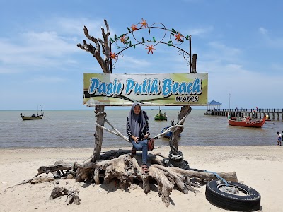 Pantai Pasir Putih (Pasir Putih Beach)