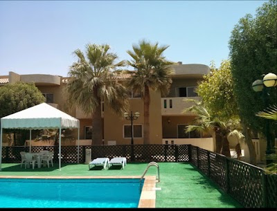 واحة الحمراء (Al-Hamra Oasis)