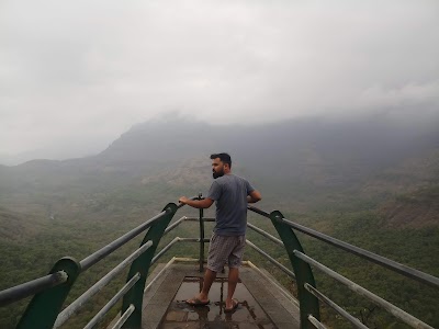 شلال غات (Ghat Waterfall)