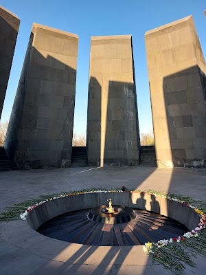 Հայոց ցեղասպանության հուշահամալիր (Armenian Genocide Memorial)