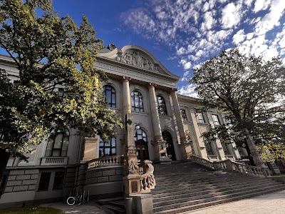 Latvijas Nacionālais mākslas muzejs (Latvian National Museum of Art)