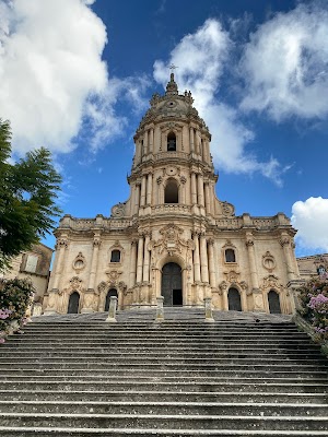 كاتدرائية القديس جورج (Cathedral of Saint George)