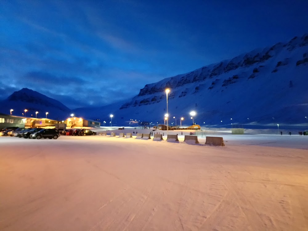 Longyearbyen skole (Longyearbyen School)